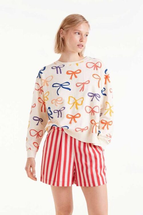 SUDADERA ESTAMPADO DE LAZOS