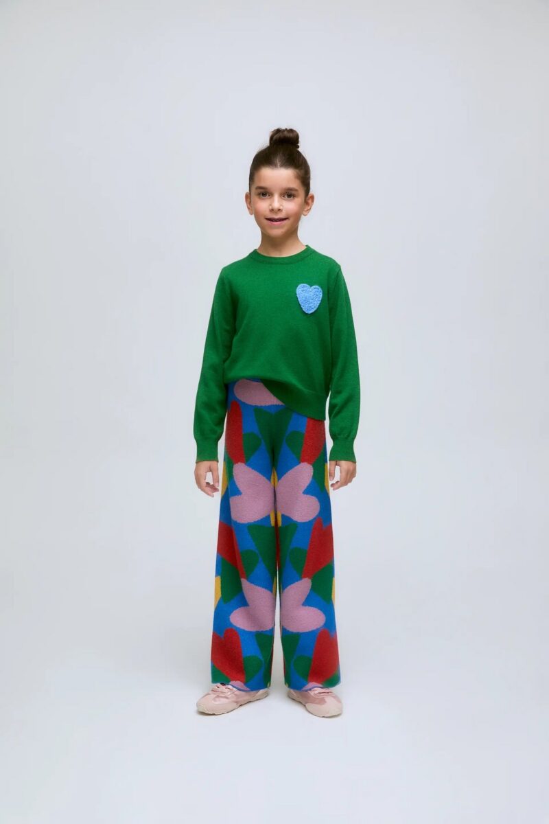 MAGLIONE DA BAMBINA IN MAGLIA VERDE CON RICAMO A CUORE BLU - immagine 2